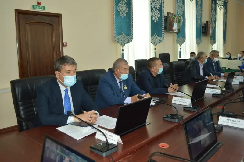 Жалпақ жұртқа аты мәлім Жақаев