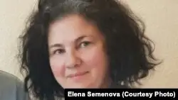 Сот Заречныйдағы түрменің талабымен құқық қорғаушы Елена Семенованы ірі көлемде ақша төлеуді міндеттеді