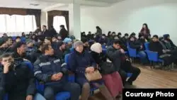 Жаңаөзеннің 200-ге жуық тұрғыны әкімдіктен мұнай кәсіпорындарына жұмысқа орналастыруды талап етті