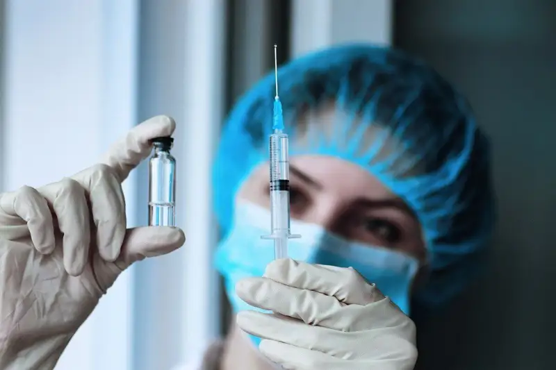 Депутаттар Үкіметтен халықты тезірек вакцинациялауды сұрады