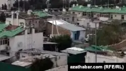 Түркіменстанда дауылдан соң үйлері бүлінген жүздеген тұрғын биліктен көмек талап етті