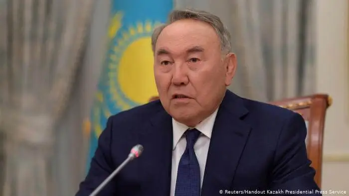 Назарбаев Nur Otan Саяси кеңесінің бюросын шақыру туралы қаулыға қол қойды