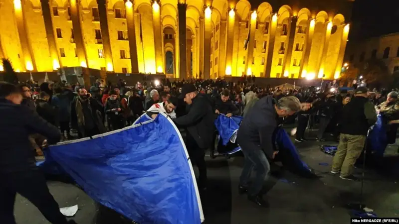 Тбилисиде мыңдаған адам сайлау жүйесін реформалауды талап етті