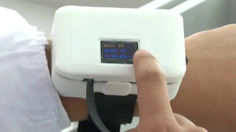 Тараздық оқушылар инсульт белгілерін анықтайтын «ақылды сағат» ойлап тапты (видео)