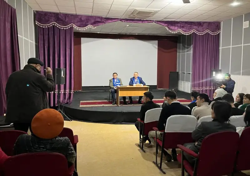 Нұрлан Әуесбаев Орал қаласында сайлаушылармен кездесу өткізді