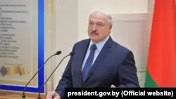 Лукашенко: Егемендікті уыстан шығарып алсам, беларусьтер мені жеп қояды