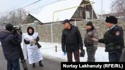 Тұрғын: Қытайда 13 жыл түрмеде отырып, саяси лагерьде болған күйеуім Қазақстанға қайта алмай отыр