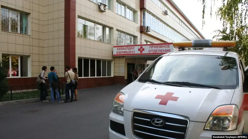 Полиция басшысы ұлының өлімінен кейін қамалған дәрігерлерді қолхатпен босатты