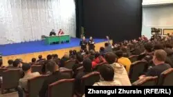 Ақтөбе билігіне сұрақ қойып жатқан жүргізушілер. 26 қаңтар 2020 жыл.