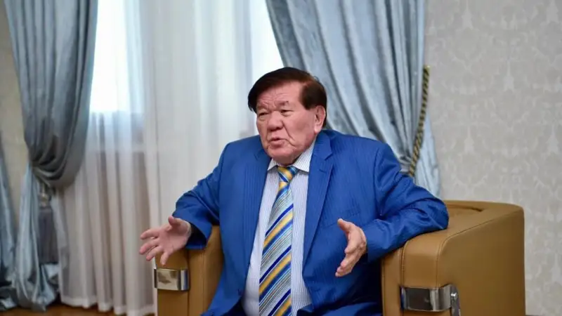 Ақын боп өмір кешу оңай деймісің, қарағым...