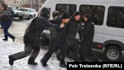Адвокат митинг заңын бұзды деп қамалғандардың аштық жариялағанын айтады