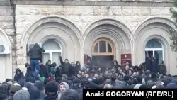 Абхазия билігі елдегі наразылықты төңкеріс деп атады