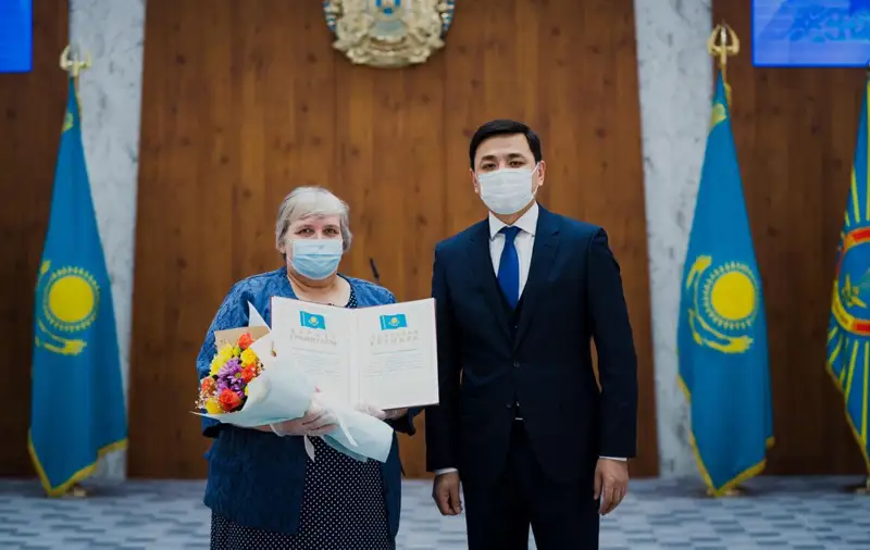 Медицина қызметкерлері, мұғалімдер мен жүргізушілер наградалармен марапатталды