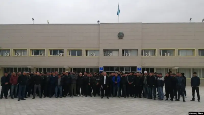 Жаңаөзен жұмысшылары: Кәсіподақ құрғанымыз үшін қудаландық
