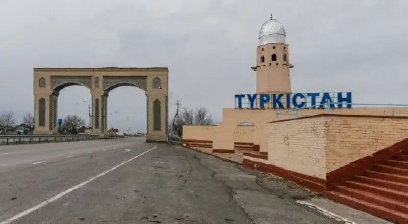 Мықты екеніңді көрейін Түркістанға бас мұғалім бол!