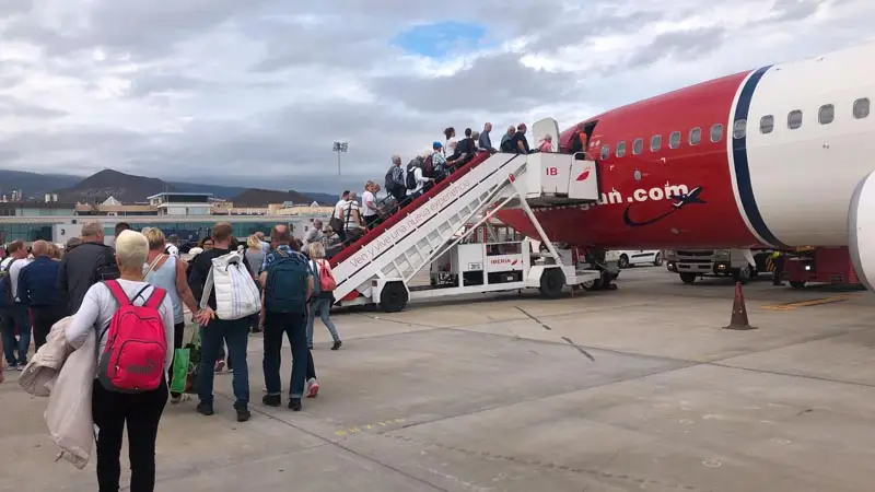 Қазақстанда ұшаққа алып кіруге болмайтын заттар тізімі жаңарды