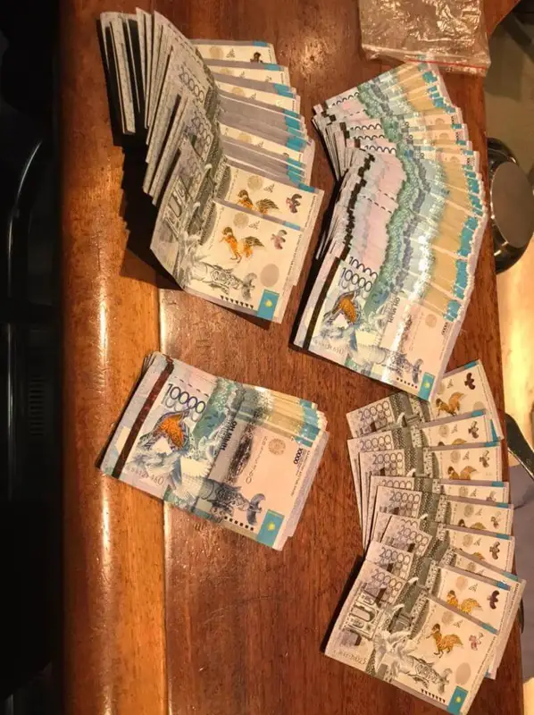 Көлік полицейлері пойыз жолаушысының жоғалтып алған қомақты қаражатын тауып берді