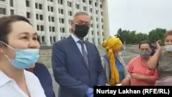 Үй, балабақша, несие бер! Алматыда бір топ әйел билікке талабын айтты