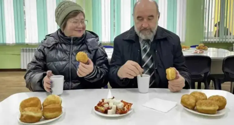 Өскеменде сайлауға келушілерге бір тонна бауырсақ таратылды