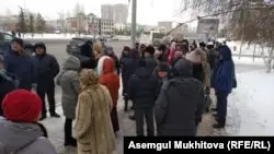 Дулат Ағаділдің қазасынан соң жиналған белсенділерді полиция күшпен әкетті