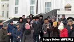 Нұр-Сұлтанда белсенділер Әбділдинді еске алып, құран бағыштады