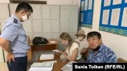 Дулат Ағаділді еске алу шарасы қарсаңында құқық қорғаушылар белсенділердің қамалғанын хабарлады