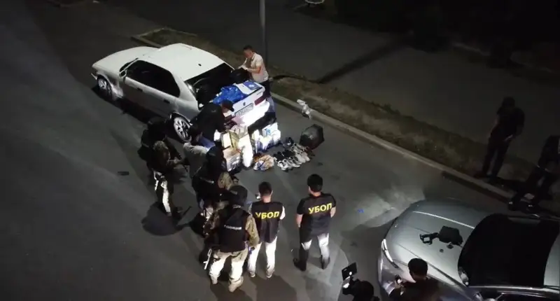 Жетісу облысында жүк көліктерін тонаған 6 адамнан құралған топ ұсталды