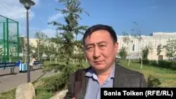 Адвокат Нұрпейісов полицияның қысым жасағанын айтады. Полицей жоққа шығарады