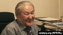 Оппозициялық саясаткер Серікболсын Әбділдин өмірден озды