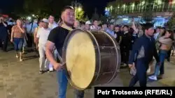 Алматы соты әкімшілік қамауда отырғанда жаңа мерзім қосылған адамның арызын қанағаттандырмады