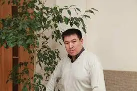 Хафиздей сүйіп, Мәжнүндей күйдім дертіңе...