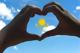 Шетелдегі қазақ жастар жетім балаларға ерікті ретінде білім беріп жүр