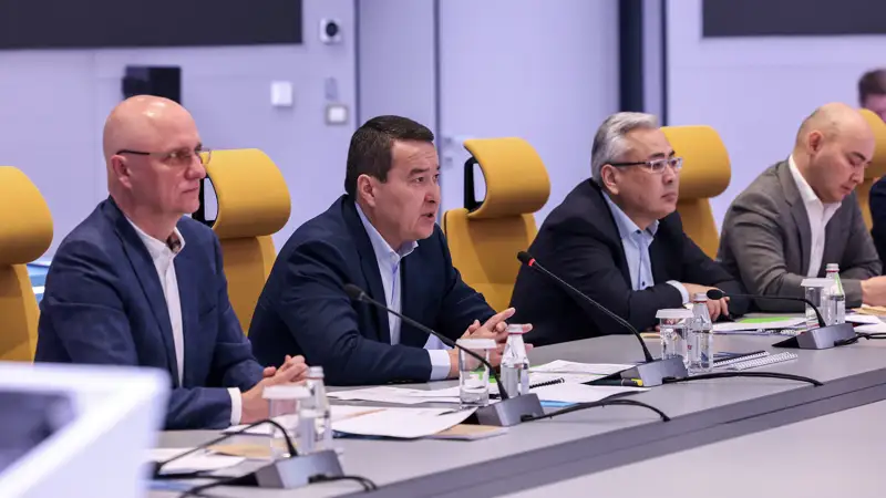Смайылов Әлібек Қуантыровқа сөгіс, Асан Дайрабаевқа ескерту  берді