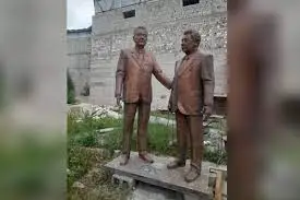 «Ескерткішті Назарбаевқа қойғанда, сен де депутат болар едің»