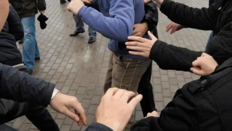 Жаппай төбелестен зардап шеккен алматылықтың көзі көрмей қалуы мүмкін