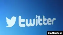 Twitter шенеуніктер мен мемлекеттік ақпарат құралдарын белгілей бастады