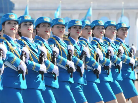 Әскери қызметтегі әйел азаматтар
