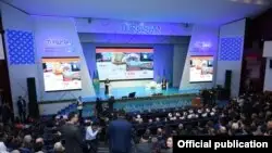 Түркістан облысы әкімінің есебіне барған журналист өзін полицияның ұстап әкеткенін хабарлады