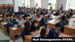 Қазақстанда індет өршіген шақта ҰБТ өтіп жатыр