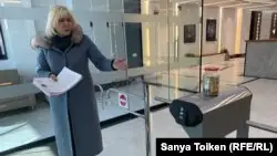 Белсенді Закирова садақадан жиналған ақшаны Нұр Отанға апарды