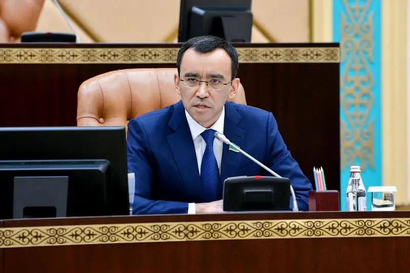 Мәулен Әшімбаев және 49 сенатор туралы