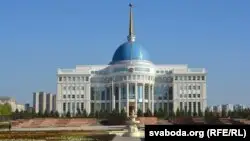 Тоқаев Мәулен Әшімбаевты сенатқа жіберіп, орнына Дәурен Абаевты тағайындады