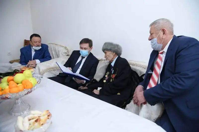Ғасырмен құрдас қария