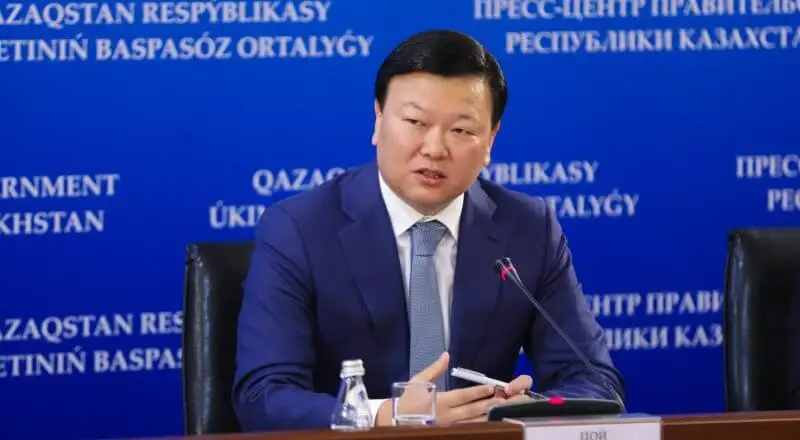 Министр Цой неге жыныс ауыстыруға рұқсат етті, бұған халық не дейді? (видео)