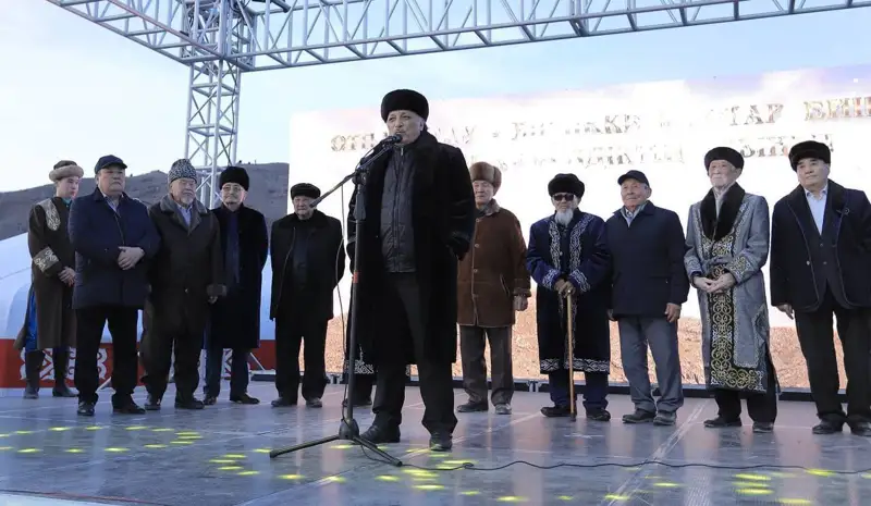 Маңғыстаудағы Отпан тауында он мыңнан астам адам Амал мерекесін тойлады