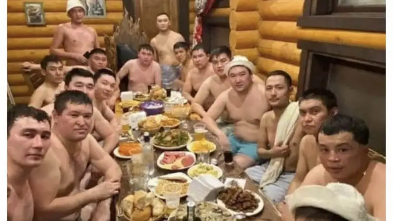 Карантинде Семей полицейлері моншада той тойлап жүр