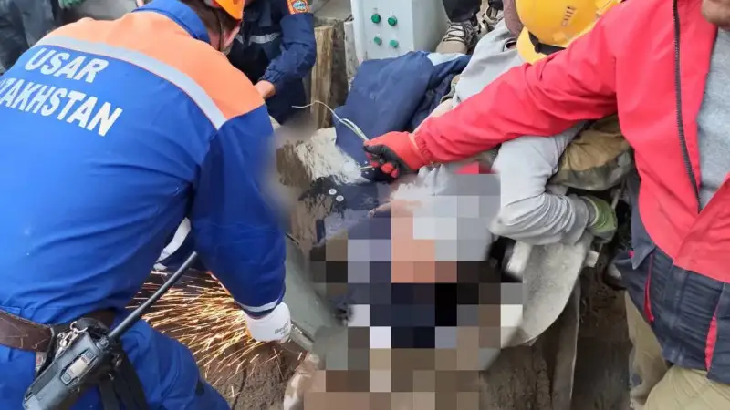 Алматы облысында құрылысшының аяғы бетон араластырғышта қысылып қалды