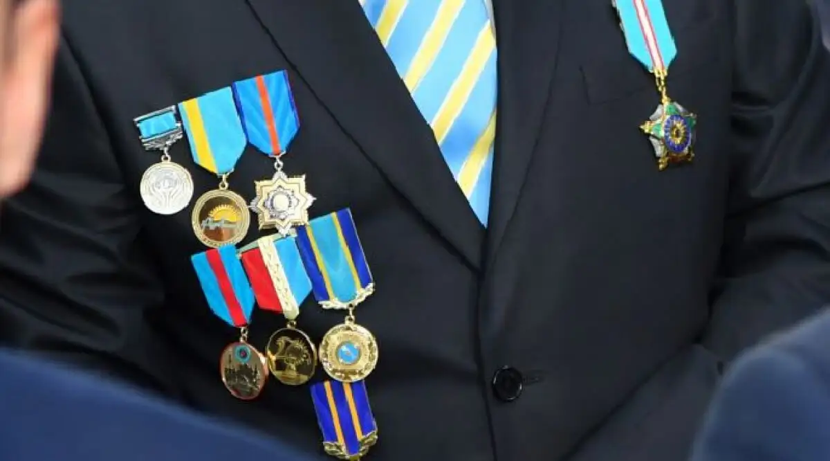 Жалаңаш мұз тесігі жеке