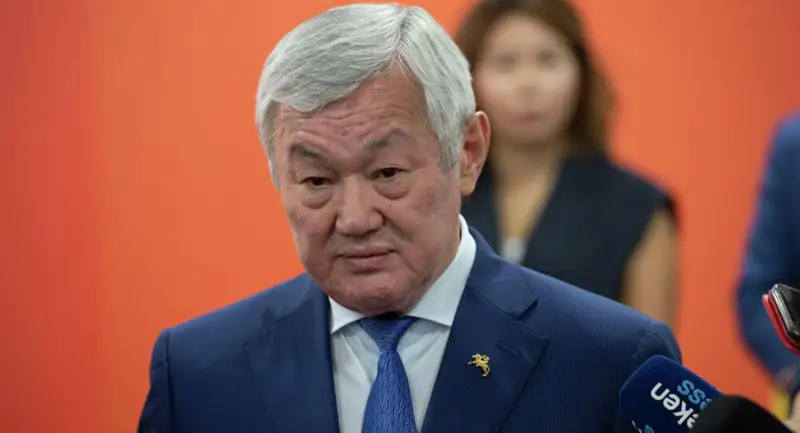 Сапарханның «отставкасын» қолдаған  Сапарбаев өзіне келгенде неге үнсіз?