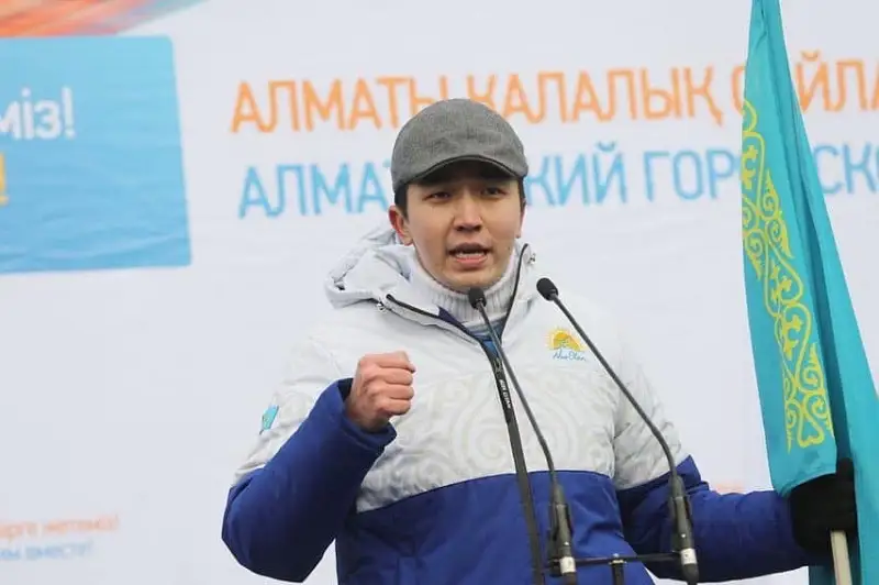Ең жас депутат атанған Мәди Ахметовтің қазір не істеп жүргені белгілі болды